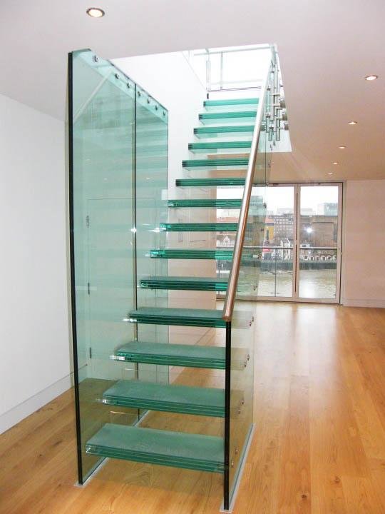 Лестницы из стекла