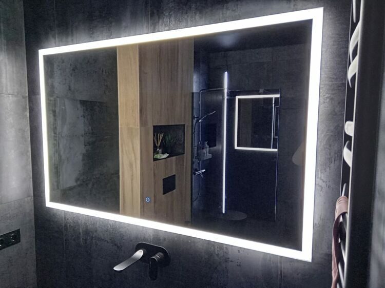 Зеркало с подсветкой